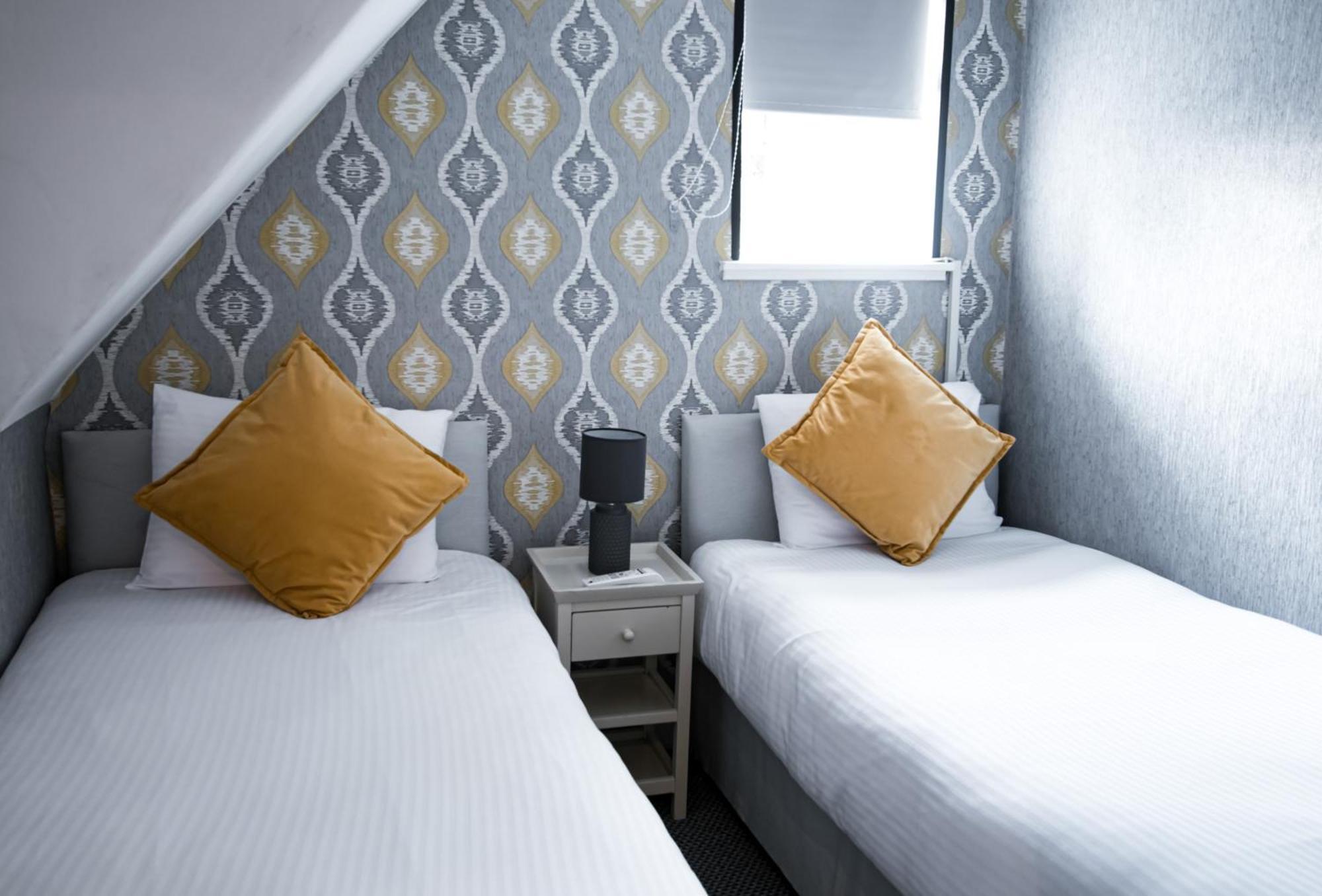 Mcinnes House Rooms With Breakfast Кингъси Екстериор снимка