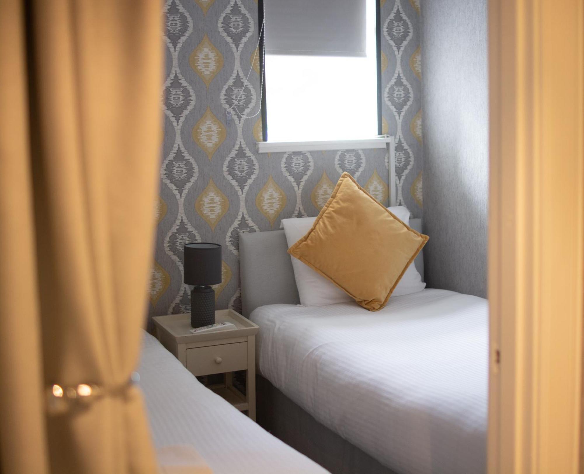 Mcinnes House Rooms With Breakfast Кингъси Екстериор снимка